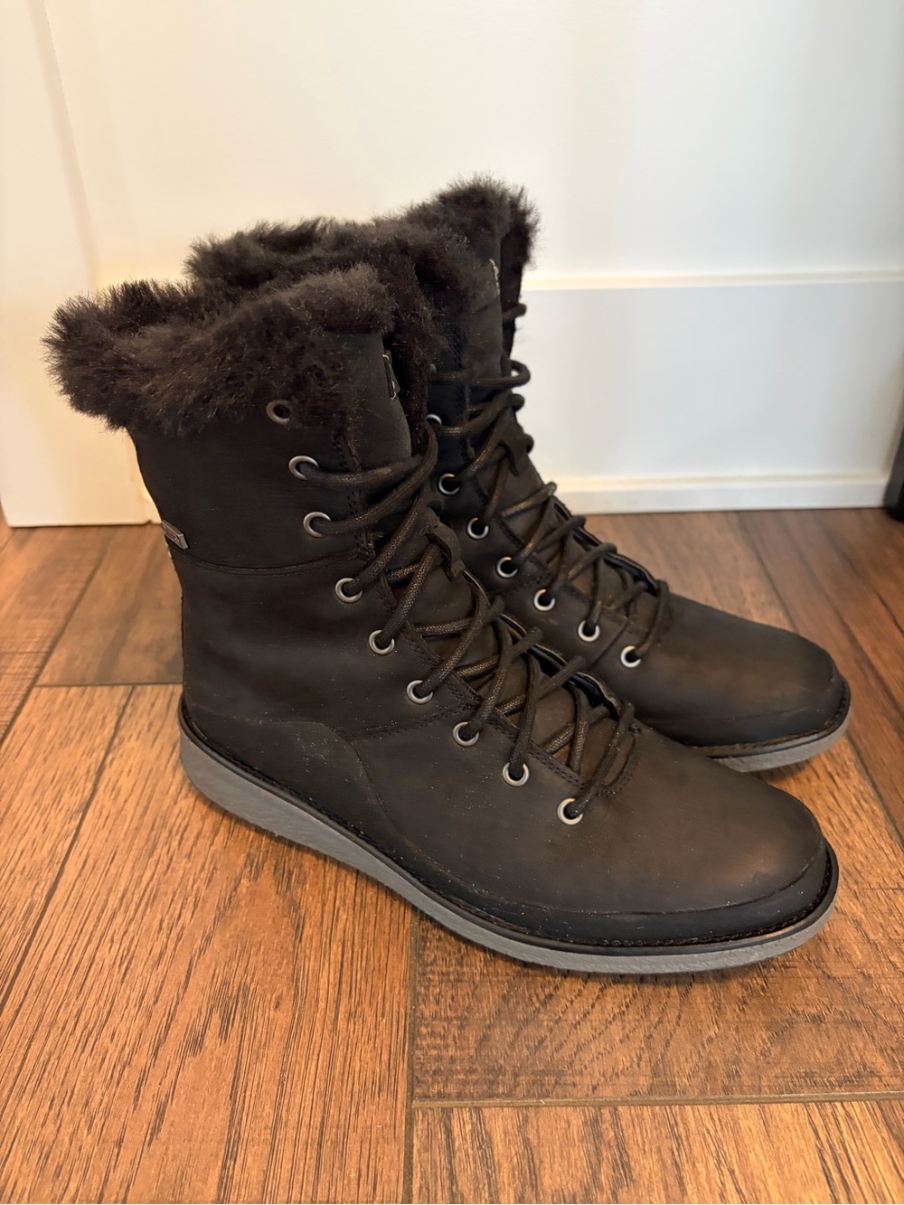 Merrell Women’s Black Lace-Up Faux Fur Winter Boots